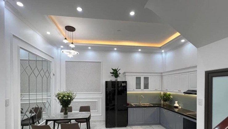 Hiếm! Bán nhà Kim Đồng phân lô ô tô 52M2 5T 6PN giá 7 tỷ 8.